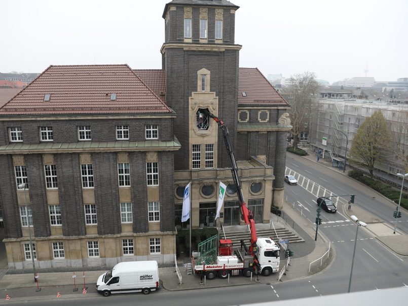 Fenstereinbau im Emscher-Haus. Foto: Andreas Fritsche/EGLV