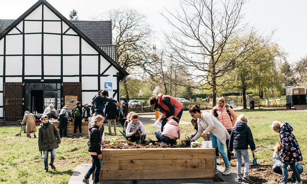 Pflanztag am Emscherquellhof. Foto: EGLV